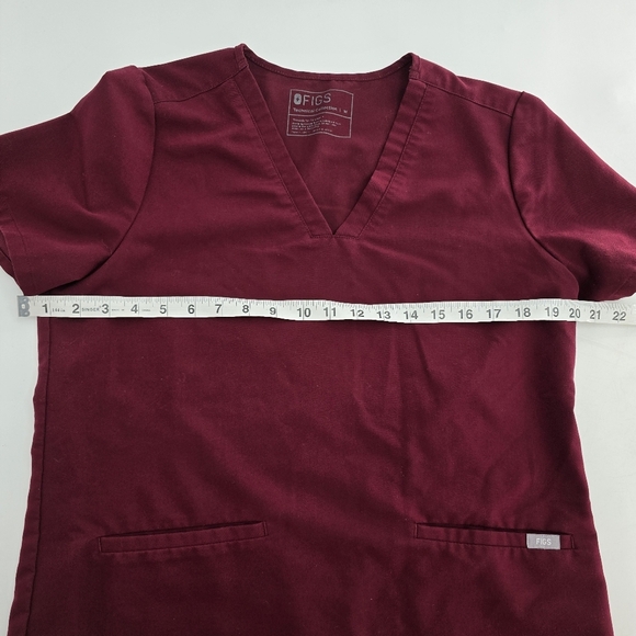 figs Uman Relaxed Jogger Scrub Pants and catarina one pocket top burgandy medium - Picture 7 of 13